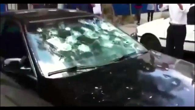 ブラジル女性の情熱的復讐 浮気した夫の車をボコボコに破壊して華麗に去っていく動画 Dna