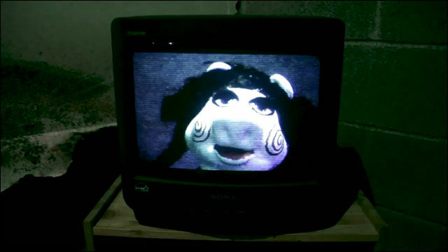 かわいいぬいぐるみで拷問ホラー映画 ソウ をやってみた動画 The Muppets Saw Dna