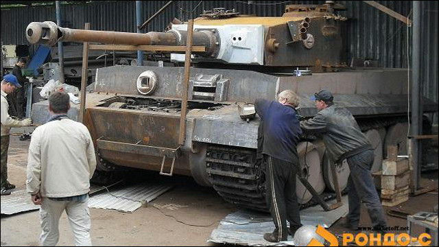 狂気の沙汰 ティーガーi戦車 の実寸大 走行可能なレプリカの制作風景 Dna