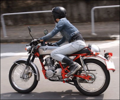 まさかのホンダ Crレーサー風デザイン 125ccの公道向け量産バイク Skyteam Ace Dna