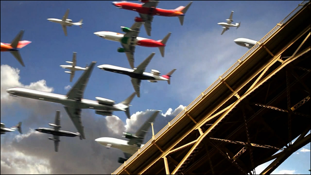 大混雑 空港から5時間のあいだに離陸する飛行機を30秒にまとめた動画 Dna