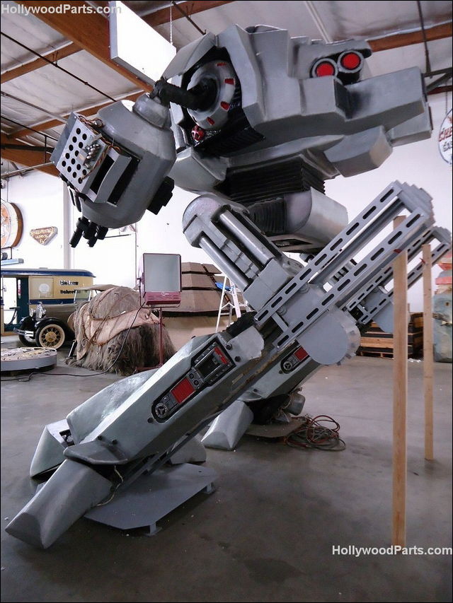 ロボコップ」シリーズ登場の欠陥ロボ、ED-209型がeBayで販売中、お値段 
