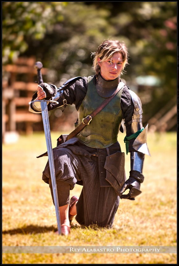 中世武術大会で勝利したプレートアーマーの女性剣士がやたらかっこいいと話題に Dna