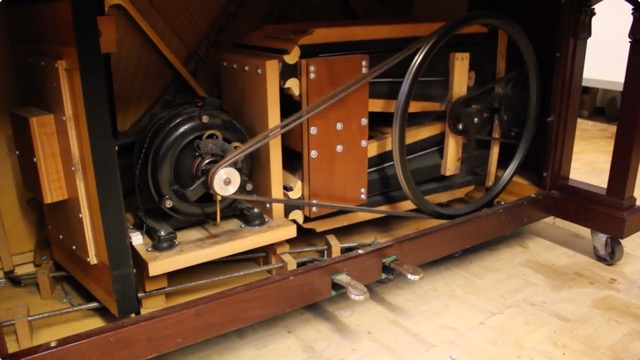 100年以上前のドイツで製作されたバイオリン3丁とピアノを自動演奏するマシン「Hupfeld Phonoliszt-Violina」 - DNA