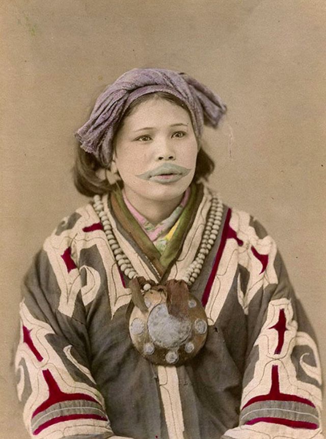 口の周りに独特な入れ墨を施したアイヌ女性の貴重な写真20枚 DNA