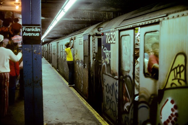 落書きが蔓延し重大犯罪の巣窟だった70 80年代のニューヨーク市地下鉄の貴重な写真22枚 Dna