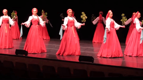 まるで浮いているかのように舞う ロシアの民族舞踊 アンサンブル ベリョースカ が凄い Dna