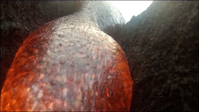 流れる溶岩に飲み込まれたgoproが撮影していた奇跡の映像 Dna