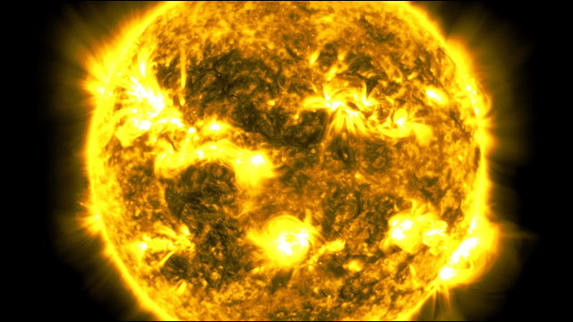 宇宙空間から10年間撮影し続けた4億枚以上の写真から制作された太陽のタイムラプス動画 A Decade Of Sun Dna