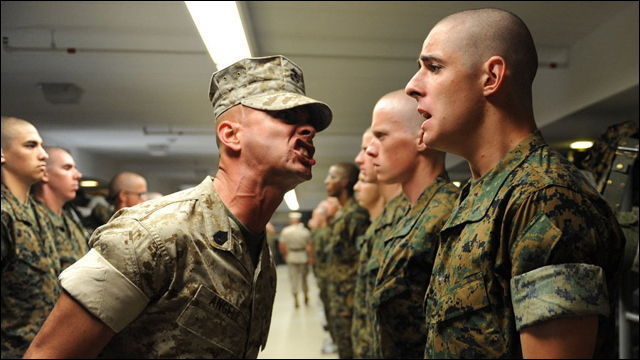 軍隊式 の終わり アメリカ陸軍が新兵教育から 理不尽なしごき 罵倒 を排除すると発表 Dna